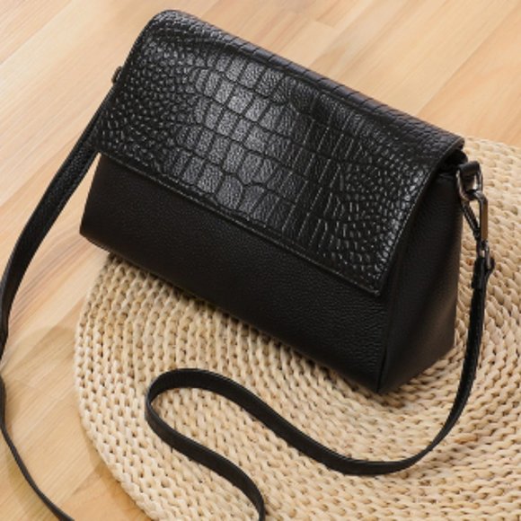 Casual portable messenger bag